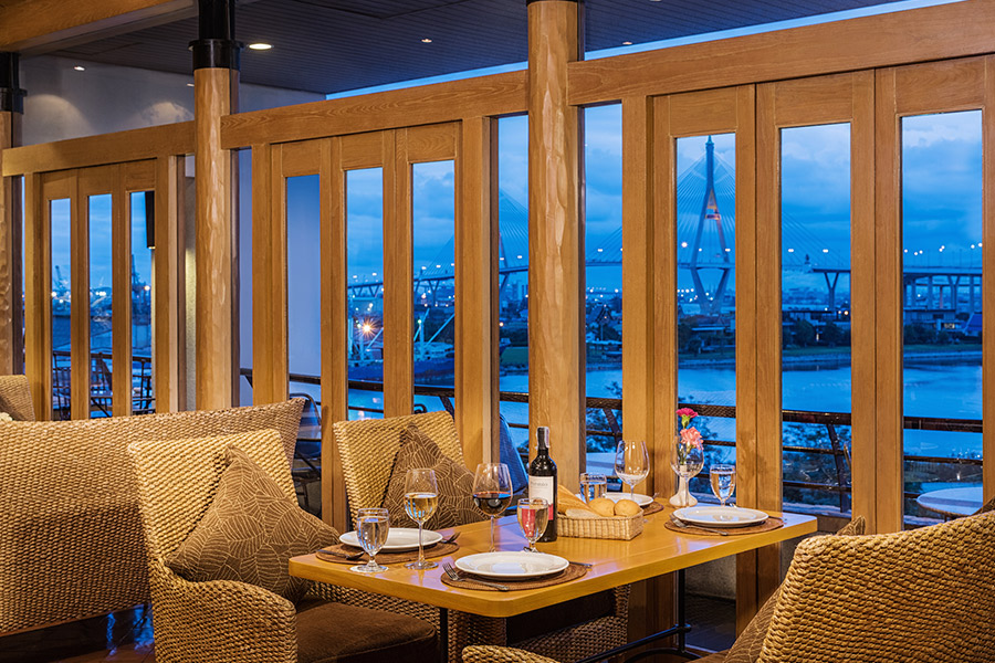 River Lounge