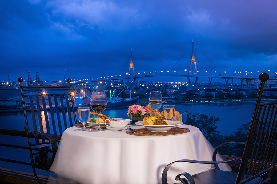 River Lounge